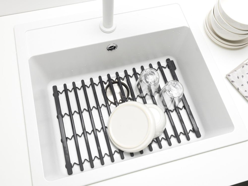 Sink Mat, Silicone, BRABANTIA , 30 x 30 - 45 cm, Dark grey in the group Storage / Kitchen storage / Dish racks and sink accessories at SmartaSaker.se (42210)