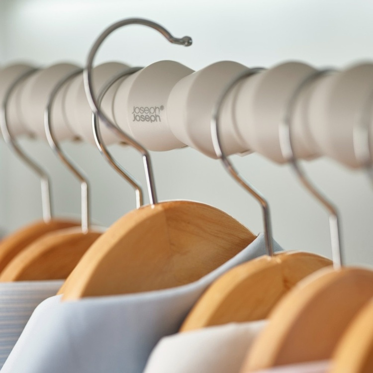 Organise your wardrobe, Set of 2, ORDERLY NARROW RAIL SPACER, Joseph Joseph, Ecru in the group Storage / Wardrobe storage / Hangers and hooks at SmartaSaker.se (42316)