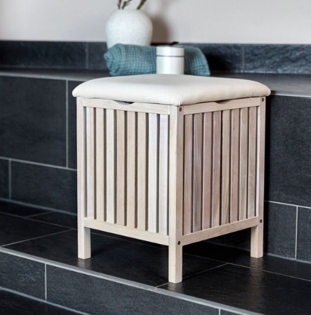 Stool in walnut with storage, NORWAY, 39 x 39 x H 52cm, Natural white / off white in the group Storage / Bathroom storage at SmartaSaker.se (42330)