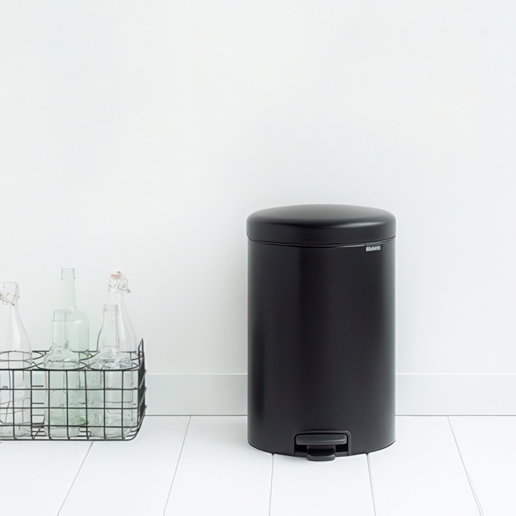 Trash Can / Pedal Bin, 20 L, BRABANTIA NEWICON, Ø 29 x H 46,7 cm in the group Storage / Cleaning and waste sorting / Waste sorting at SmartaSaker.se (42367)