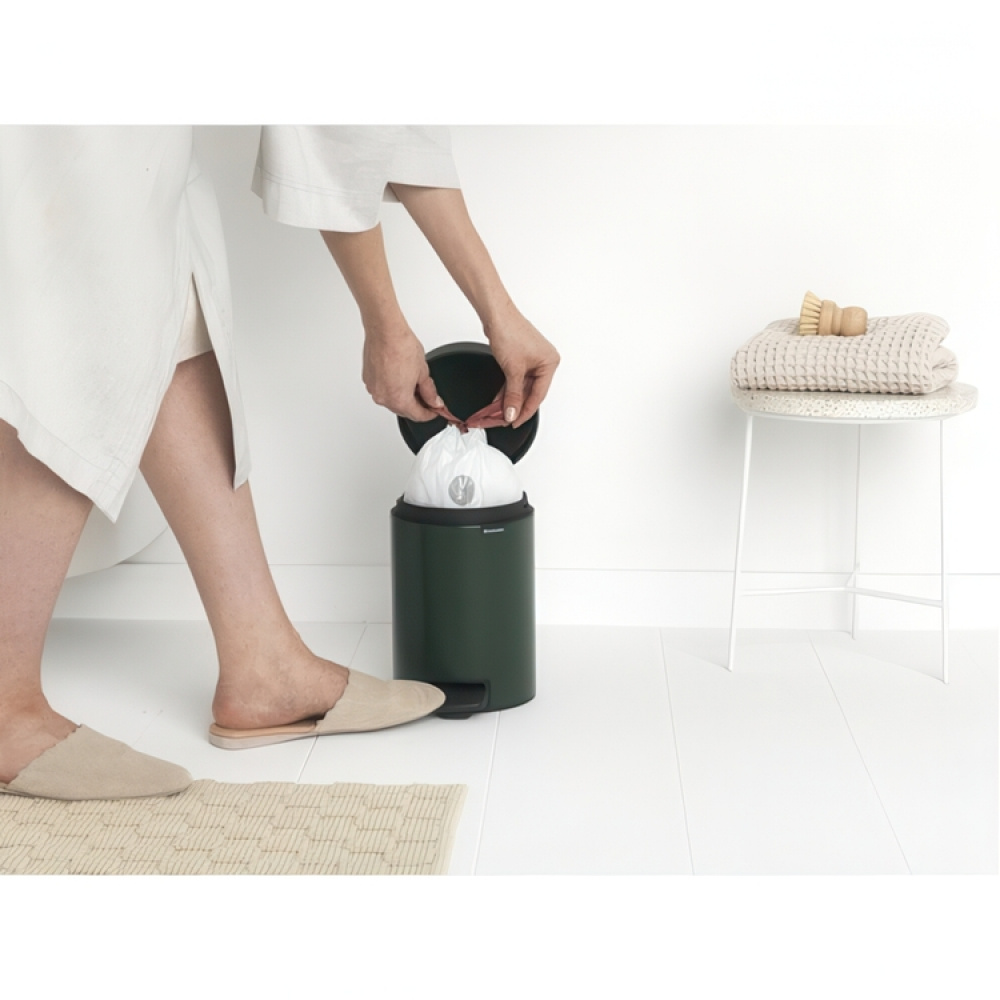 Trash Can / Pedal Bin, 3 L, BRABANTIA NEWICON, Ø 17 x H 26,4 cm in the group Storage / Cleaning and waste sorting / Waste sorting at SmartaSaker.se (42368)