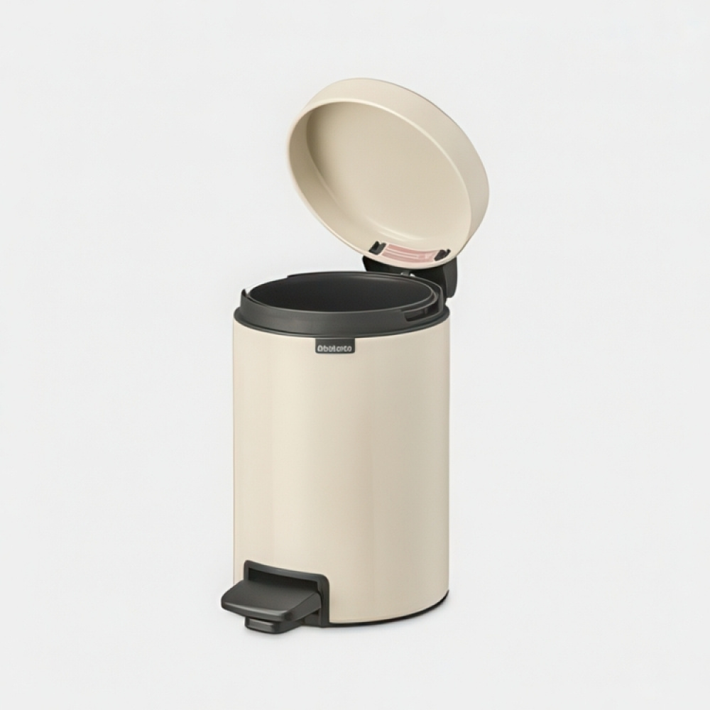 Trash Can / Pedal Bin, 3 L, BRABANTIA NEWICON, Ø 17 x H 26,4 cm in the group Storage / Cleaning and waste sorting / Waste sorting at SmartaSaker.se (42368)