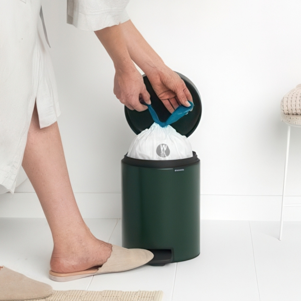 Trash Can / Pedal Bin, 5 L, BRABANTIA NEWICON, Ø 20,5 x H 29,1 cm in the group Storage / Cleaning and waste sorting / Waste sorting at SmartaSaker.se (42370)