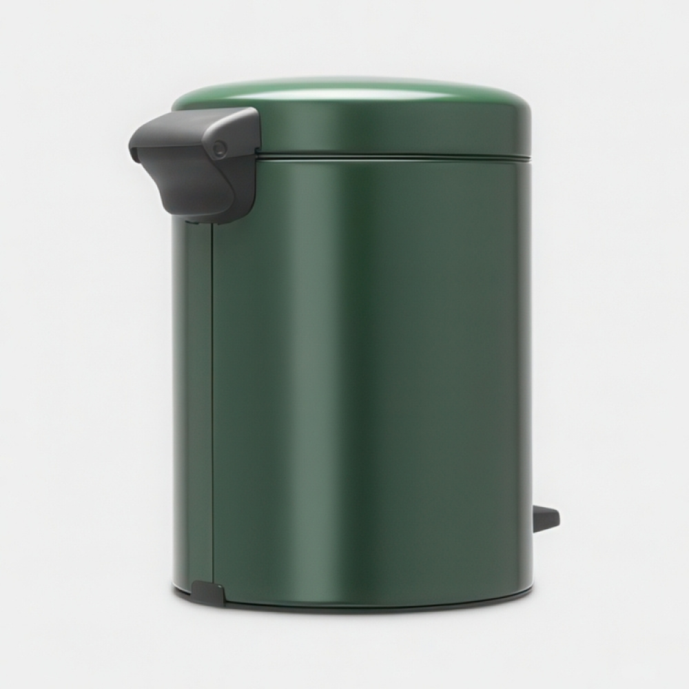 Trash Can / Pedal Bin, 5 L, BRABANTIA NEWICON, Ø 20,5 x H 29,1 cm in the group Storage / Cleaning and waste sorting / Waste sorting at SmartaSaker.se (42370)