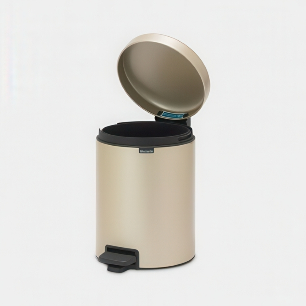 Trash Can / Pedal Bin, 5 L, BRABANTIA NEWICON, Ø 20,5 x H 29,1 cm in the group Storage / Cleaning and waste sorting / Waste sorting at SmartaSaker.se (42370)