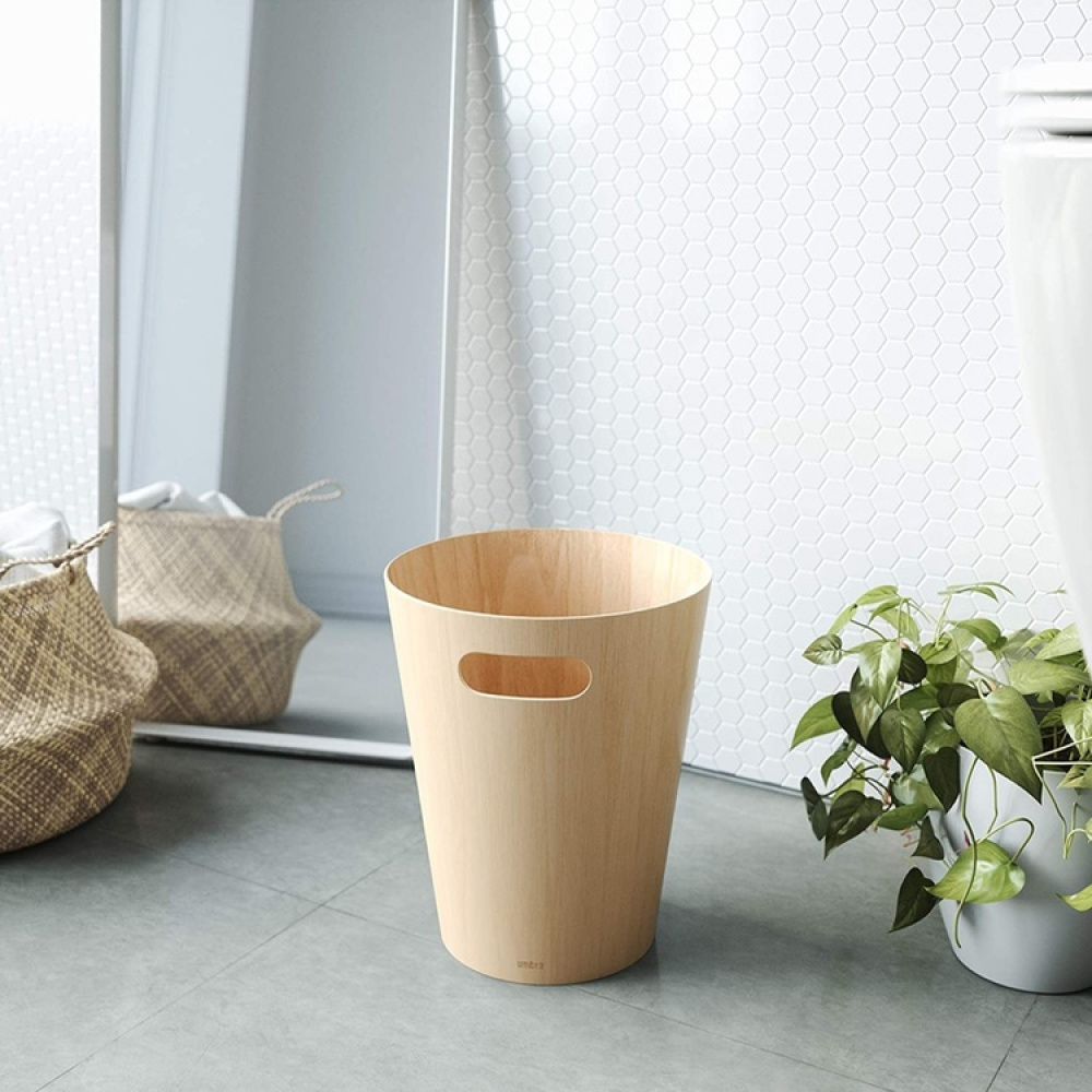 Trash can, 7,5 L WOODROW, Ø 23 x H 28 cm, Umbra in the group Storage / Bathroom storage at SmartaSaker.se (42375)