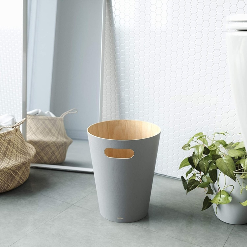 Trash can, 7,5 L WOODROW, Ø 23 x H 28 cm, Umbra in the group Storage / Bathroom storage at SmartaSaker.se (42375)