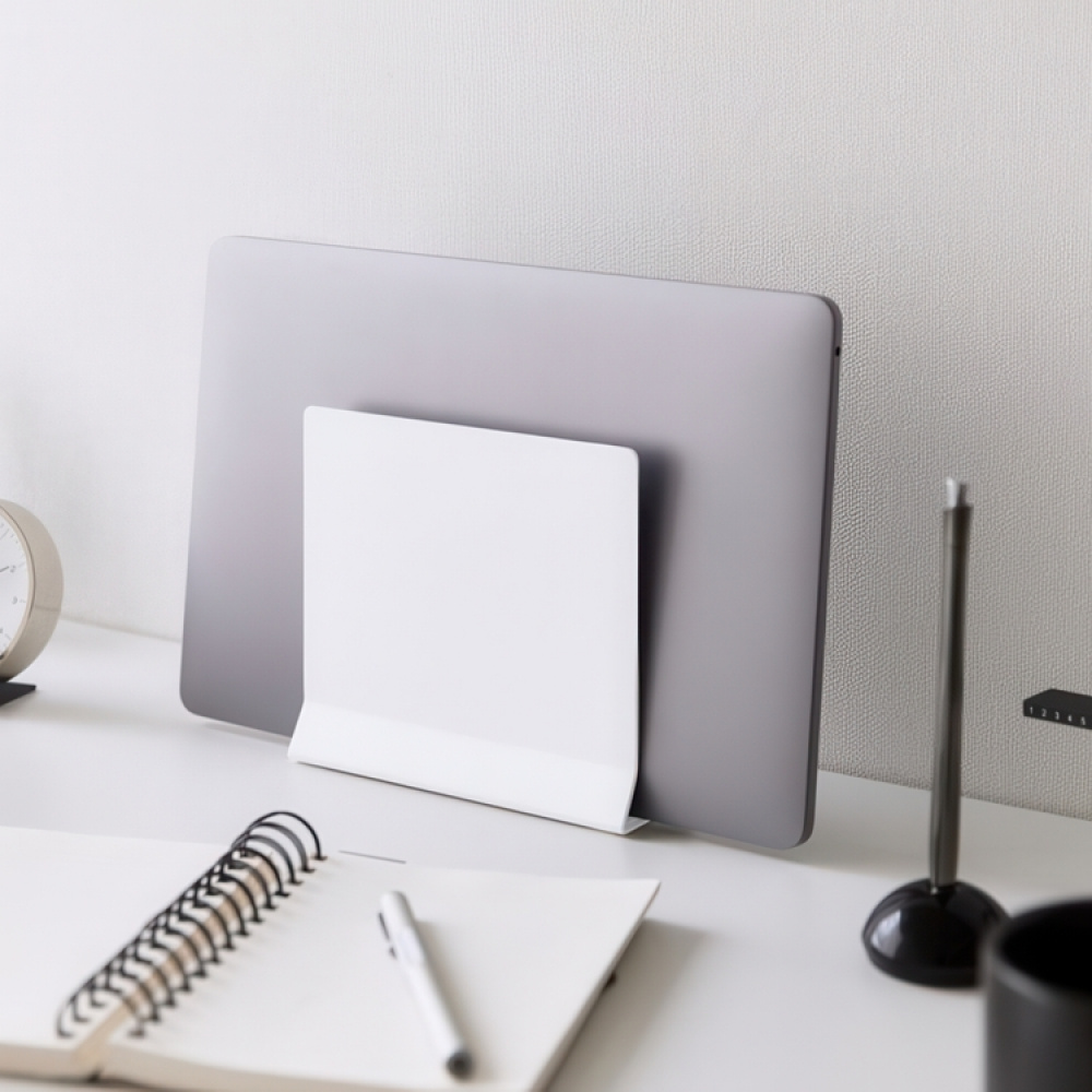 Space Saving Storage, TOWER SLIM LAPTOP STAND, Yamazaki, White in the group Storage / Office supplies at SmartaSaker.se (42427)