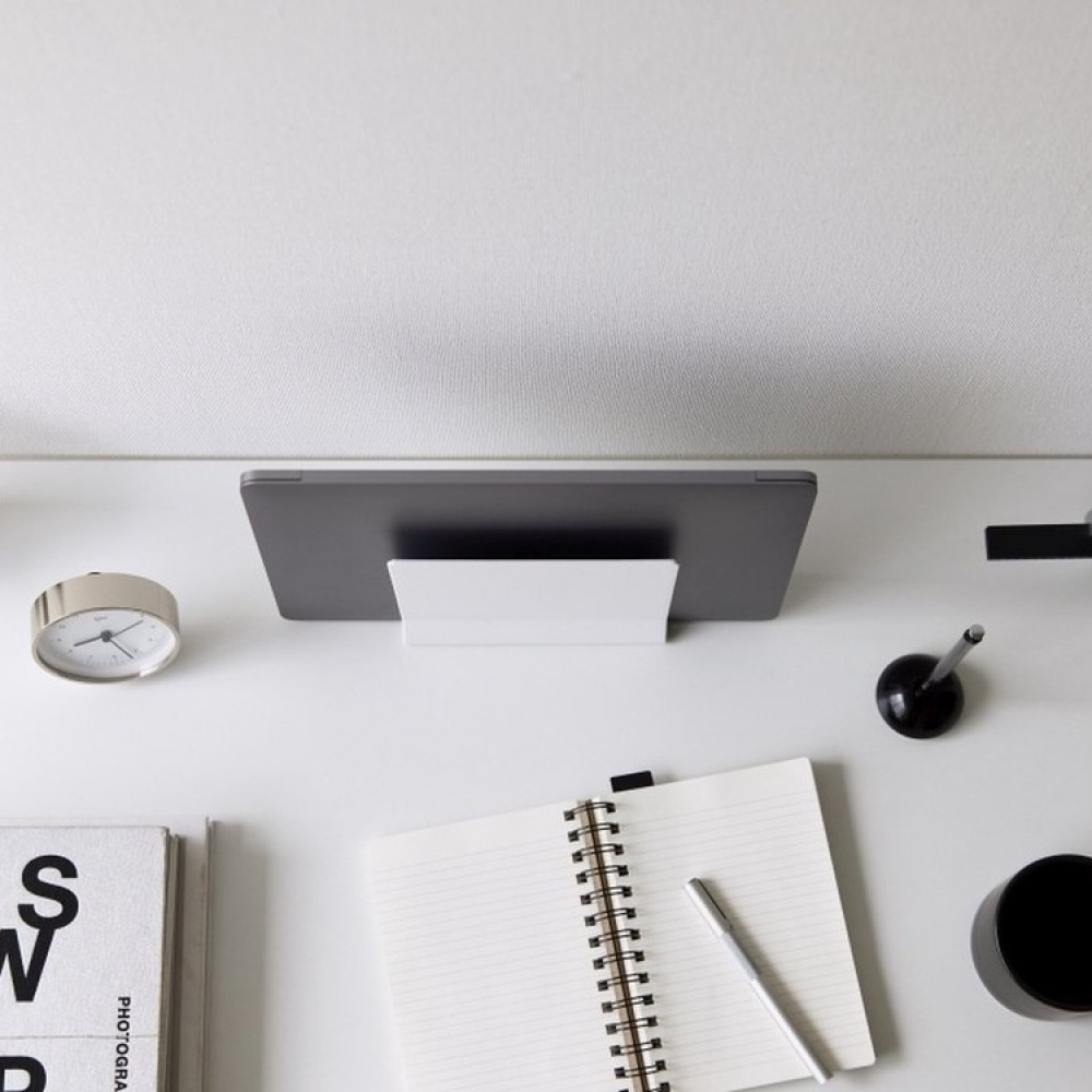 Space Saving Storage, TOWER SLIM LAPTOP STAND, Yamazaki, White in the group Storage / Office supplies at SmartaSaker.se (42427)