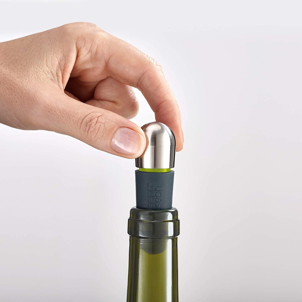 Wine Stoppers, Set of 2, BARWISE TWIST LOCK, Joseph Joseph, Silver / Blue in the group Storage / Kitchen storage at SmartaSaker.se (42438)