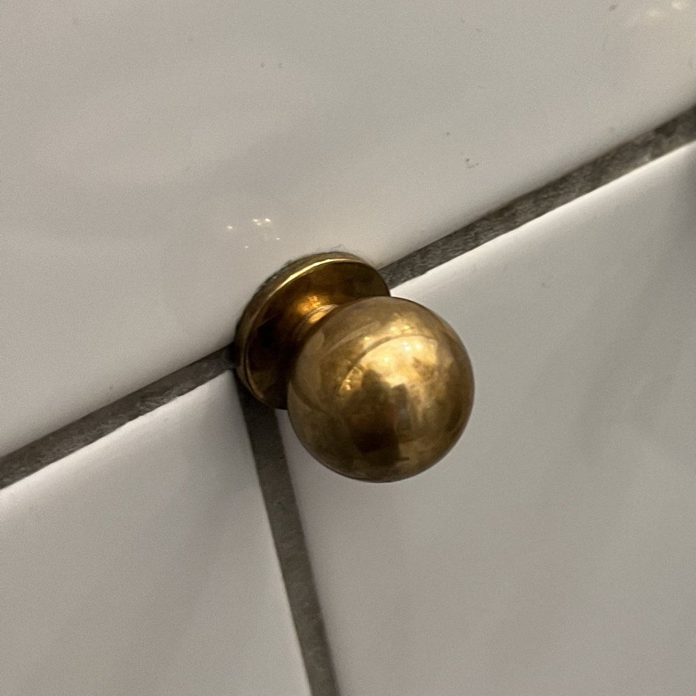 Round knob, KNOPP, Medium, Ø 2,4 cm, Brass in the group Storage / Hallway storage / Hooks and hangers at SmartaSaker.se (42479)