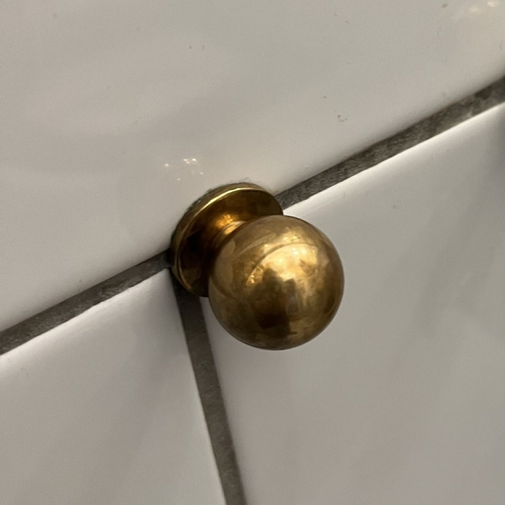 Round knob, KNOPP, Medium, Ø 2,4 cm, Brass in the group Storage / Hallway storage / Hooks and hangers at SmartaSaker.se (42479)