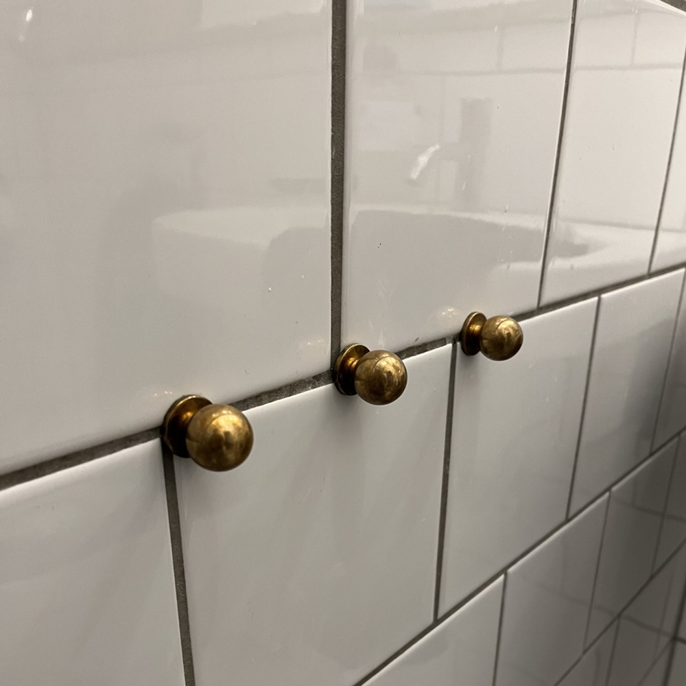 Round knob, KNOPP, Medium, Ø 2,4 cm, Brass in the group Storage / Hallway storage / Hooks and hangers at SmartaSaker.se (42479)