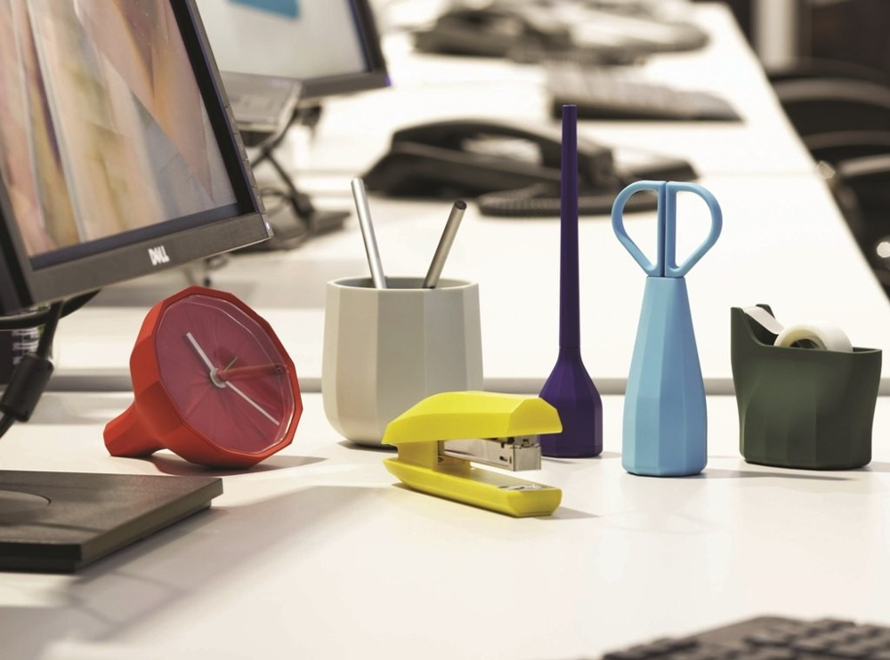 Scissors on Stand BABYLON, Lexon, Grey in the group Storage / Office supplies at SmartaSaker.se (42490)