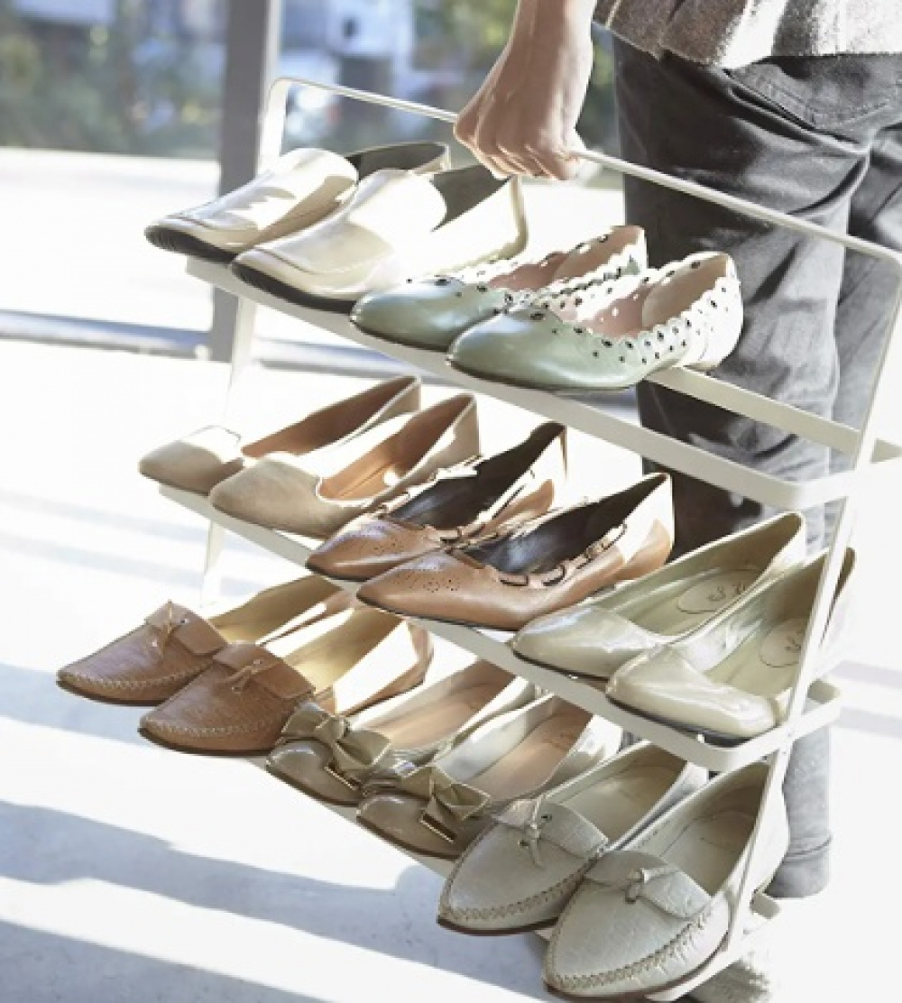 Shoe Shelf in Metal, TOWER WIDE SHOE RACK, Yamazaki, White in the group Storage / Hallway storage / Shoe racks at SmartaSaker.se (42552)
