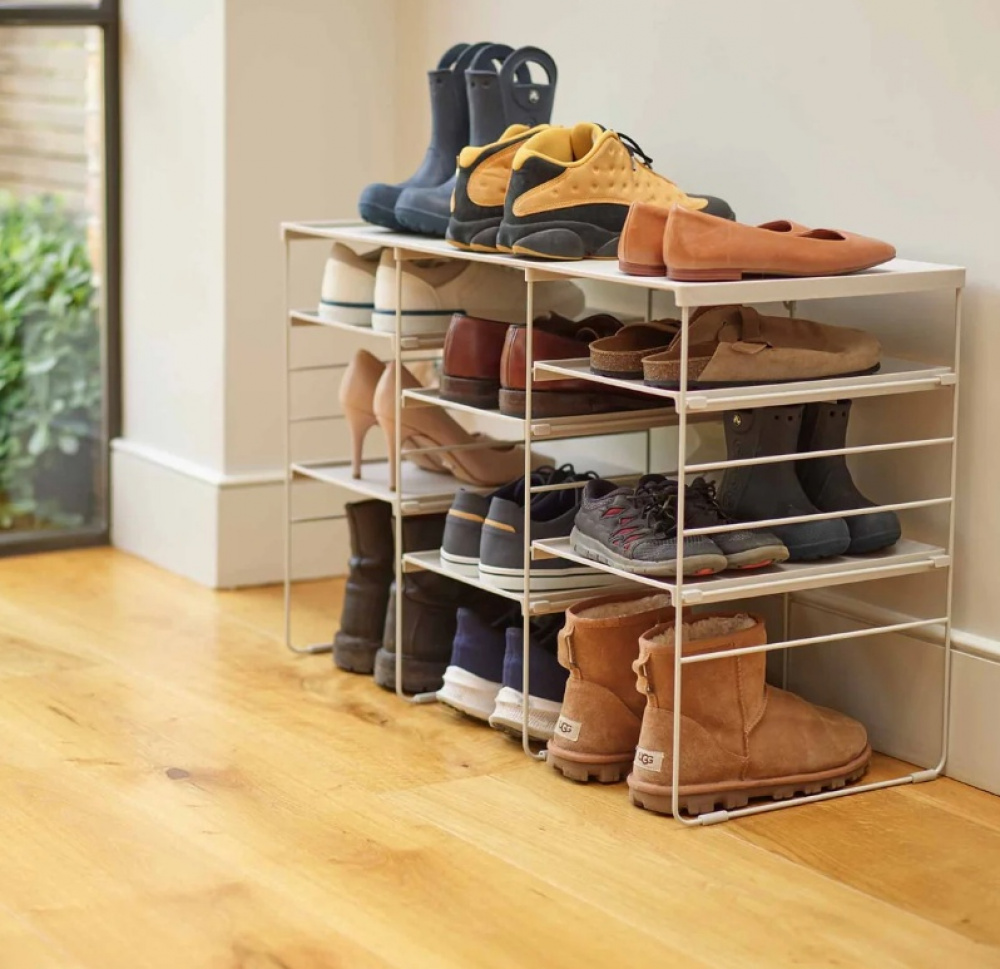 Shoe Rack in Metal, Adjustable, LEVEL TRIPLE, Joseph Joseph, 75,8 x 35 x H 51,2 cm, Ecru in the group Storage / Hallway storage / Shoe racks at SmartaSaker.se (42557)
