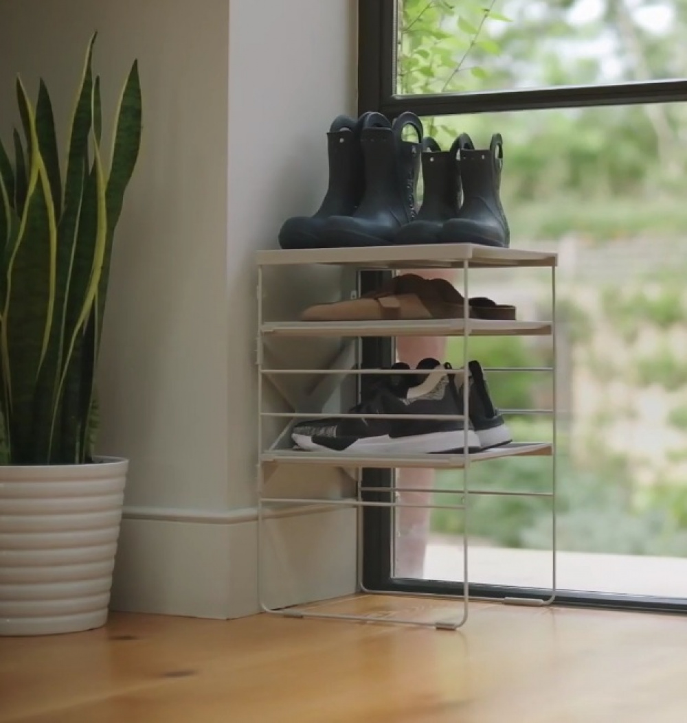Shoe Rack in Metal, Adjustable, LEVEL, Joseph Joseph, 26 x 35 x H 51,2 cm, Ecru in the group Storage / Hallway storage / Shoe racks at SmartaSaker.se (42558)
