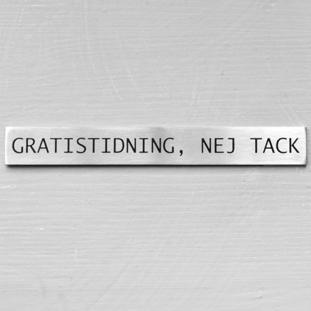 Sign in Steel, GRATISTIDNING, NEJ TACK, 10,2 x H 1,2 cm, Silver in the group Storage / Magnets and adhesives / Signs and labels at SmartaSaker.se (42628)