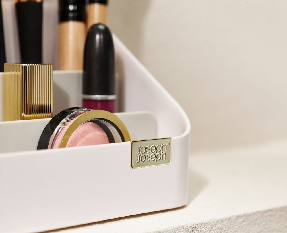 Organizer, VIVA TIERED COSMETIC ORGANISER, Joseph Joseph, Shell in the group Storage / Bathroom storage / Makeup storage at SmartaSaker.se (42672)