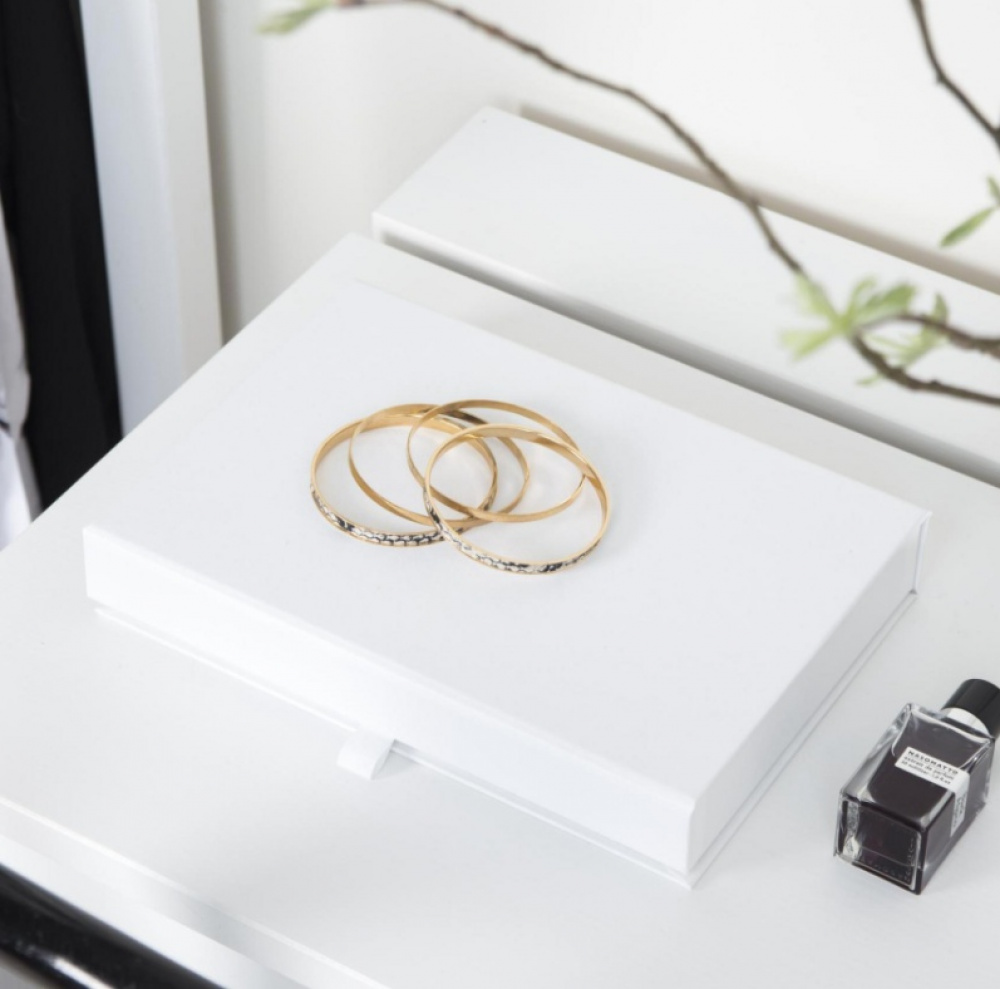 Jewlery box, Magnetic closure, BIGSO JOLIE, 26,5 x 19 x H 5 cm, White in the group Storage / Bedroom storage / Jewelry storage at SmartaSaker.se (42684)