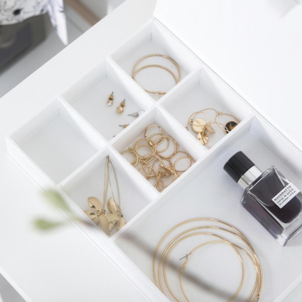 Jewlery box, Magnetic closure, BIGSO JOLIE, 26,5 x 19 x H 5 cm, White in the group Storage / Bedroom storage / Jewelry storage at SmartaSaker.se (42684)