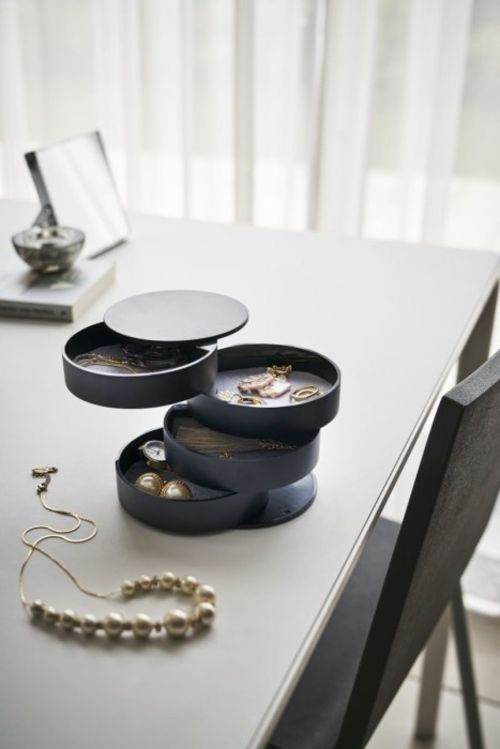Jewelry box TOWER ACCESSORIES TRAY, Yamazaki, Black in the group Storage / Bedroom storage / Jewelry storage at SmartaSaker.se (42692)