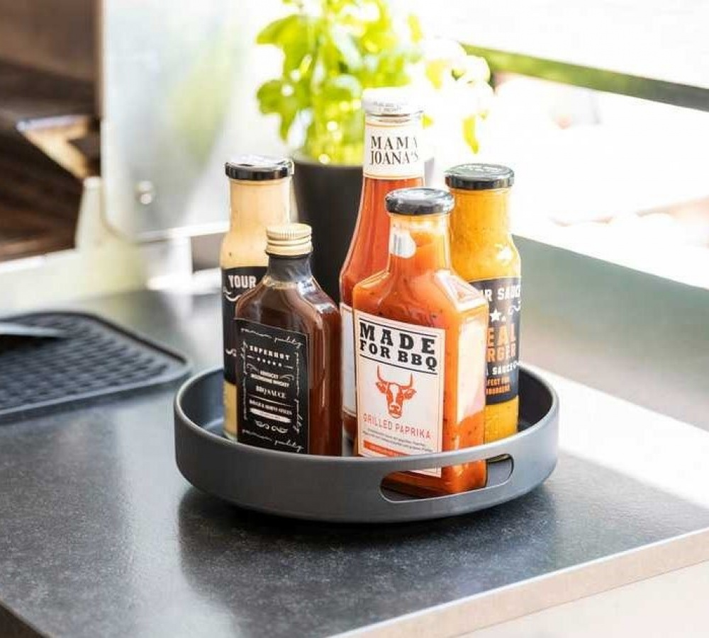 Turntable in metal, OUTDOOR KITCHEN, Ø 26 x H 6 cm, Black in the group Storage / Kitchen storage / Kitchen cabinet organizers / Spice racks at SmartaSaker.se (42732)