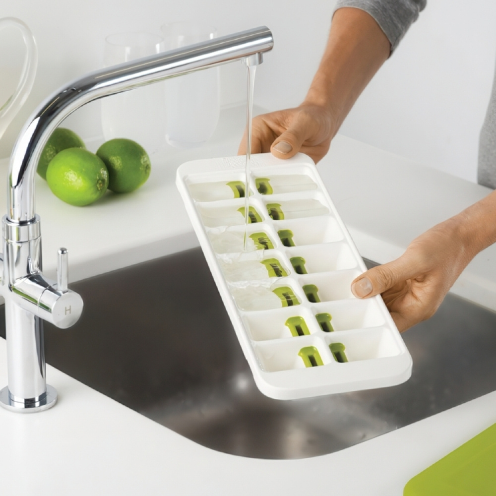 Stackable ice tray with lid, 14 large cubes, QUICKSNAP, Joseph Joseph in the group Storage / Kitchen storage at SmartaSaker.se (42800)