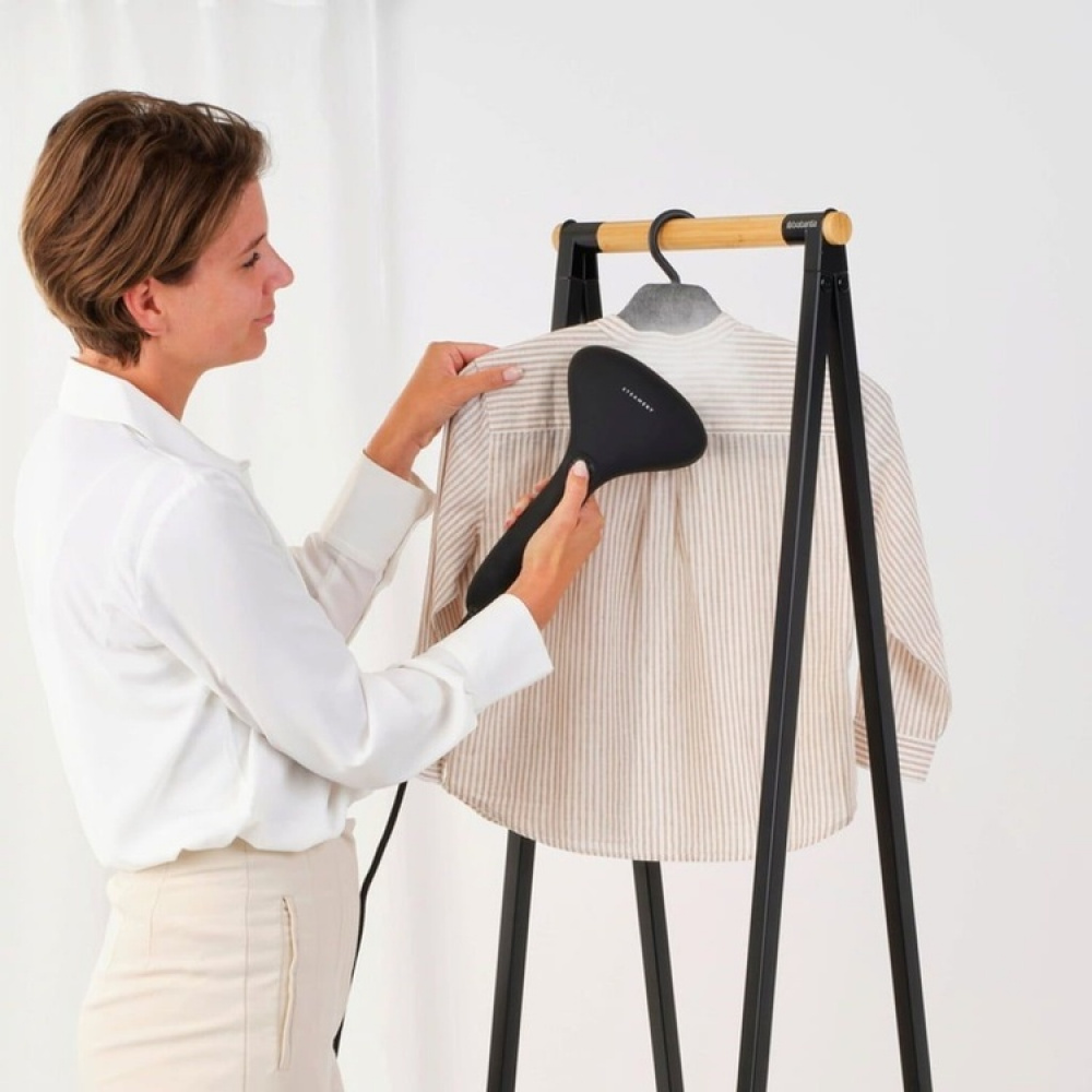 Steam Hanger, BRABANTIA STEAM HANGER, 41,5 x 1,5 x H 22,5 cm, Black in the group Storage / Laundry and care / Ironing accessories at SmartaSaker.se (42811)
