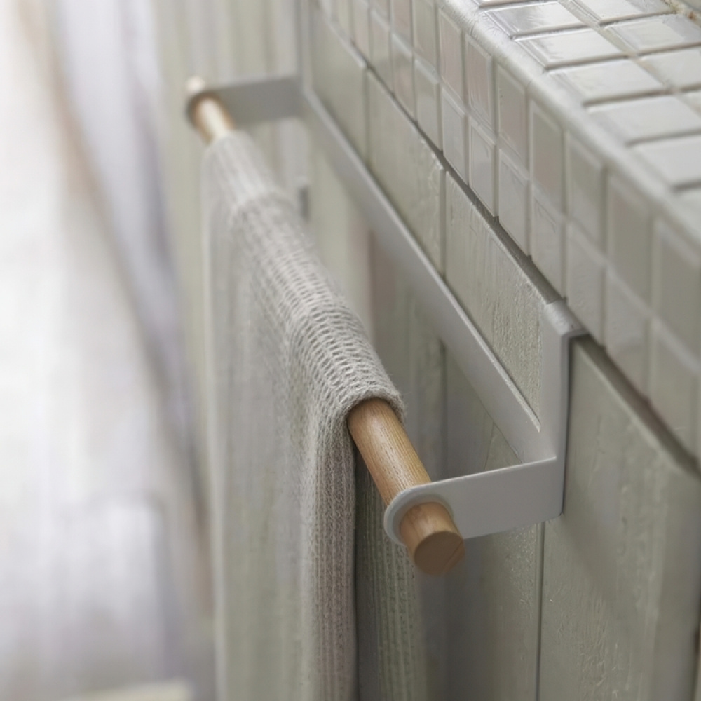Kitchen Towel Hanger, Over Cabinet Door, TOSCA, Large, Yamazaki, White in the group Storage / Bedroom storage / Over door hooks at SmartaSaker.se (42842)