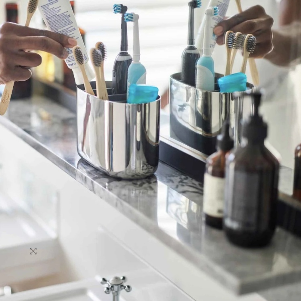 Stand for electric toothbrushes, EASY STORE LUXE, 18 x 9 x H 11,5 cm, Joseph Joseph, Stainless-steel in the group Storage / Bathroom storage at SmartaSaker.se (42861)