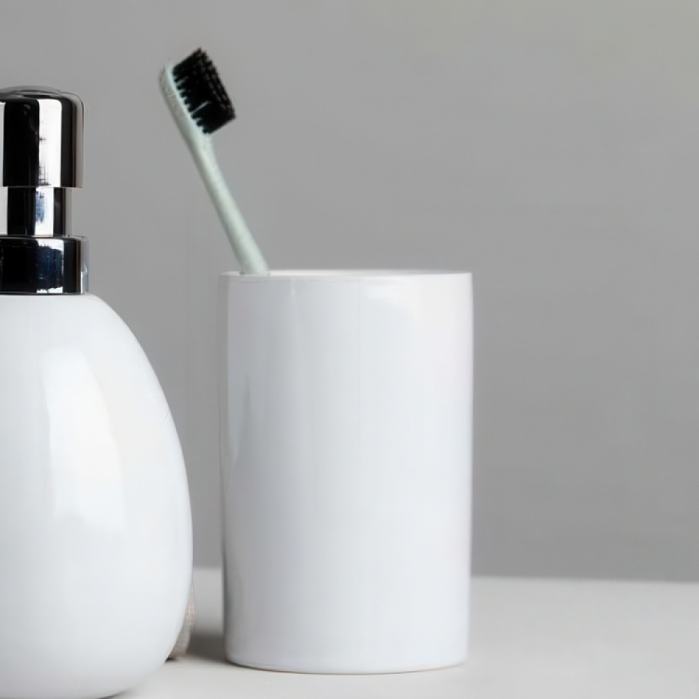 Toothbrush holder / mug, POLARIS, Ceramic, Ø 7 x H 11 cm, White in the group Storage / Bathroom storage at SmartaSaker.se (42920)