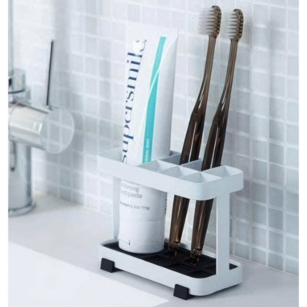 Toothbrush holder in metal, YAMAZAKI TOWER, 11 x 5 x H 8 cm in the group Storage / Bathroom storage at SmartaSaker.se (42921)