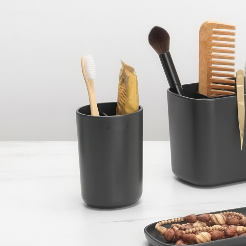 Toothbrush holder with divider, BRABANTIA RENEW, Ø 7,6 x H 11 cm in the group Storage / Bathroom storage at SmartaSaker.se (42940)