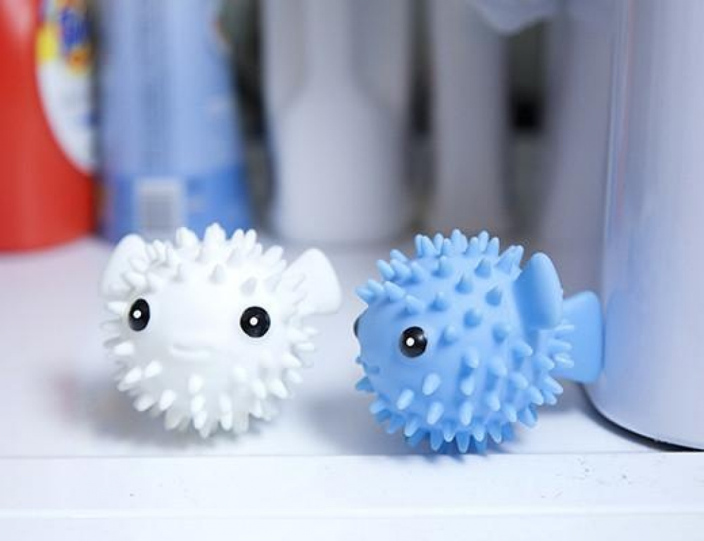 Drying balls for the dryer, PUFFER FISH DRYER BUDDIES, 2 pieces, Blue / White in the group Storage / Laundry and care at SmartaSaker.se (42968)