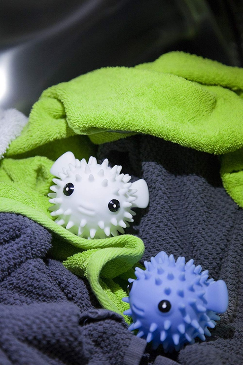 Drying balls for the dryer, PUFFER FISH DRYER BUDDIES, 2 pieces, Blue / White in the group Storage / Laundry and care at SmartaSaker.se (42968)