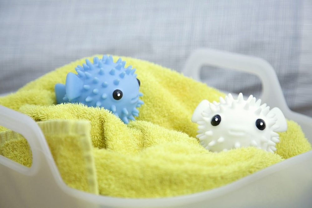 Drying balls for the dryer, PUFFER FISH DRYER BUDDIES, 2 pieces, Blue / White in the group Storage / Laundry and care at SmartaSaker.se (42968)