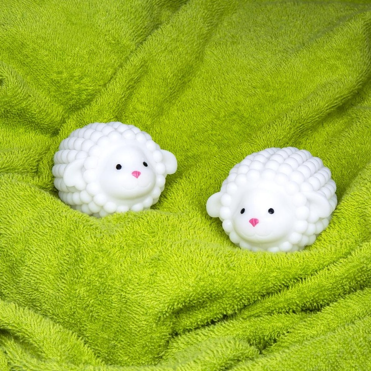 Drying balls for the dryer, Set of 2, LAMB DRYER, White in the group Storage / Laundry and care at SmartaSaker.se (42971)