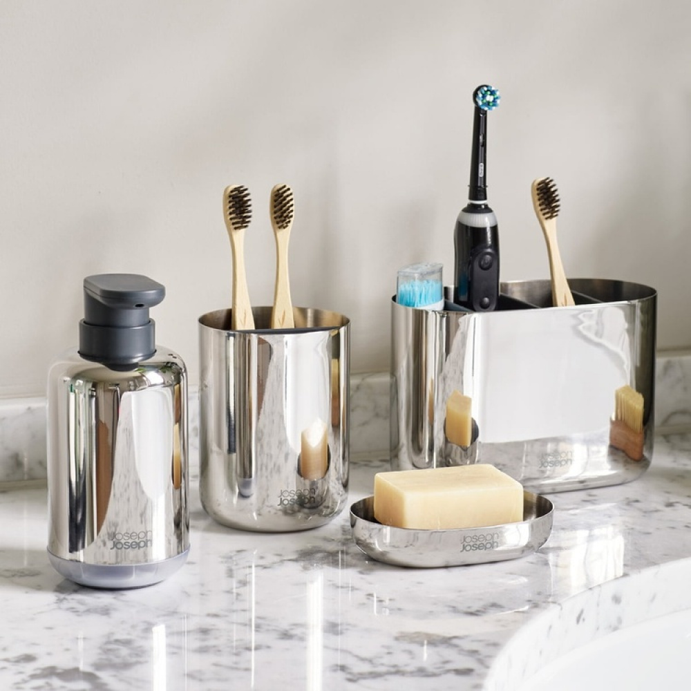 Soap cup in Stainless Steel, EASY STORE LUXE, 11.5 x 8 x H 2,5 cm, Joseph Joseph , Silver / Grey in the group Storage / Bathroom storage at SmartaSaker.se (43065)