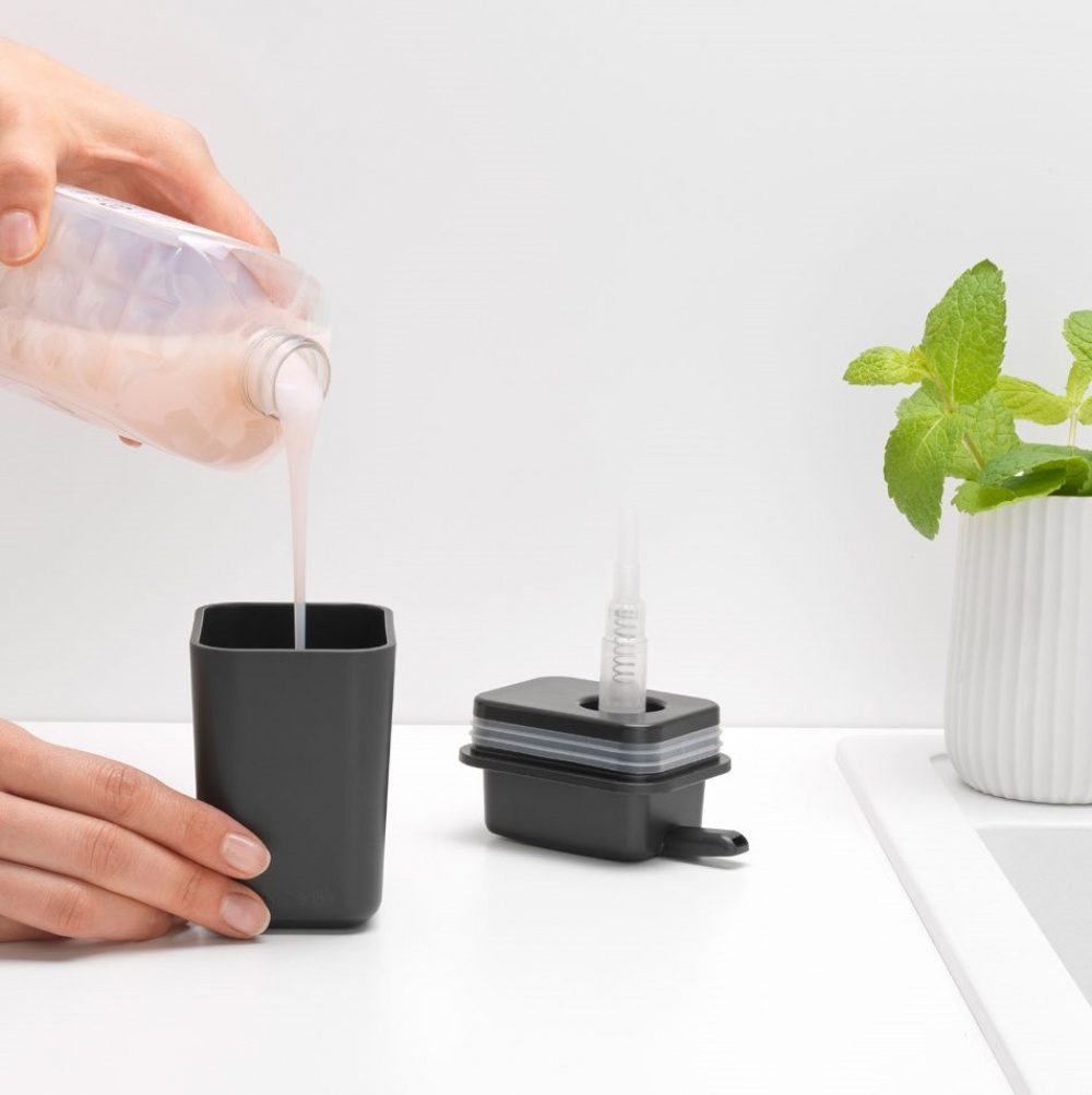 Soap Dispenser, 200 ml, KITCHEN SOAP DISPENSER, Brabantia, Dark Grey in the group Storage / Bathroom storage at SmartaSaker.se (43076)