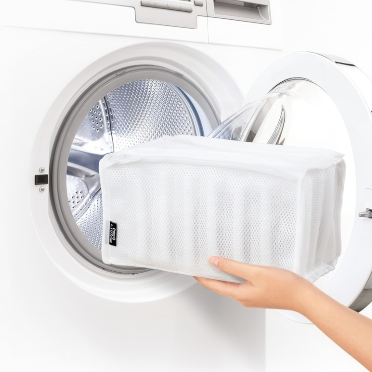 Laundry / Washing bag for shoes, LAVAGGIO SCARPE, 35x18 xH18 cm, white in the group Storage / Laundry and care / Laundry bags at SmartaSaker.se (43128)