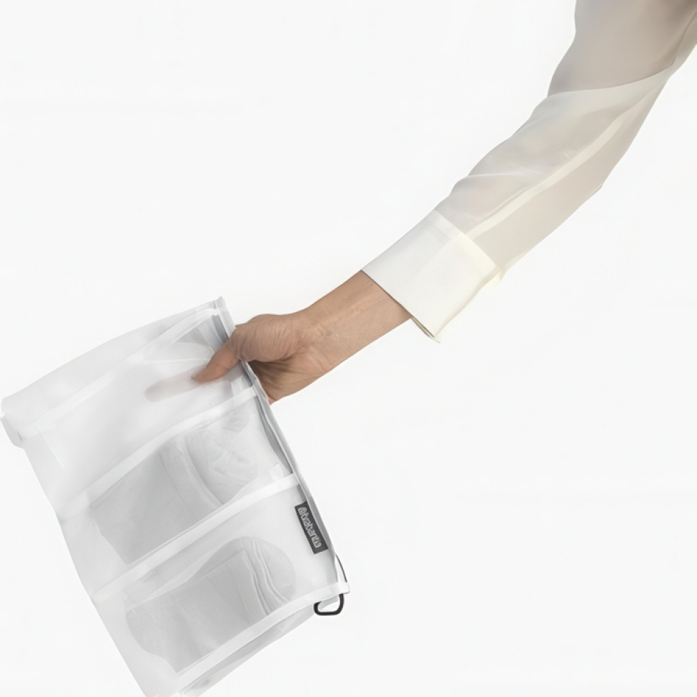 Wash bag with 4 sorting compartments, BRABANTIA WASH BAG SOCKS, 42 x 1 x H 22 cm in the group Storage / Laundry and care / Laundry bags at SmartaSaker.se (43137)