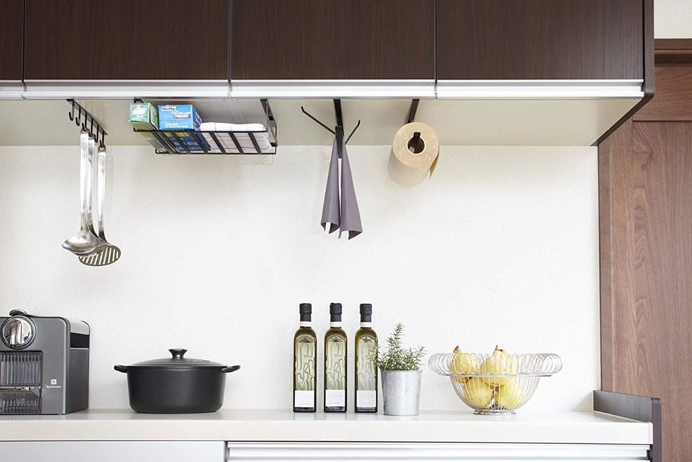 Under shelf holder for kitchen towels, TOWER KITCHEN PAPER TOWEL, Yamazaki, Black in the group Storage / Kitchen storage / Kitchen cabinet organizers / Under shelf storage at SmartaSaker.se (43150)