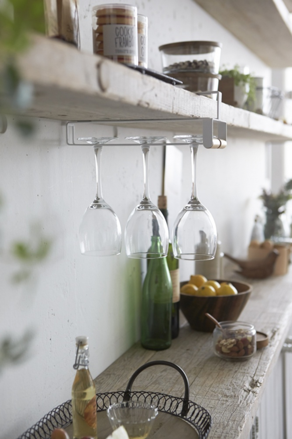 Under Cupboard Shelf Wine Glass Hanger, TOSCA, Yamazaki, White in the group Storage / Kitchen storage / Kitchen cabinet organizers / Under shelf storage at SmartaSaker.se (43153)