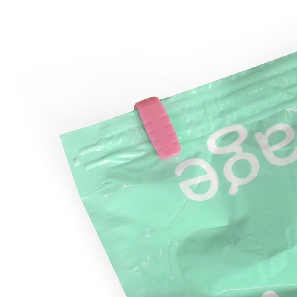 Vacuum bags, Set of 2, MANUAL ROLL-UP, Large, 70 x 55cm, / Green in the group Storage / Wardrobe storage / Vacuum storage / Manual vacuum bags at SmartaSaker.se (43183)