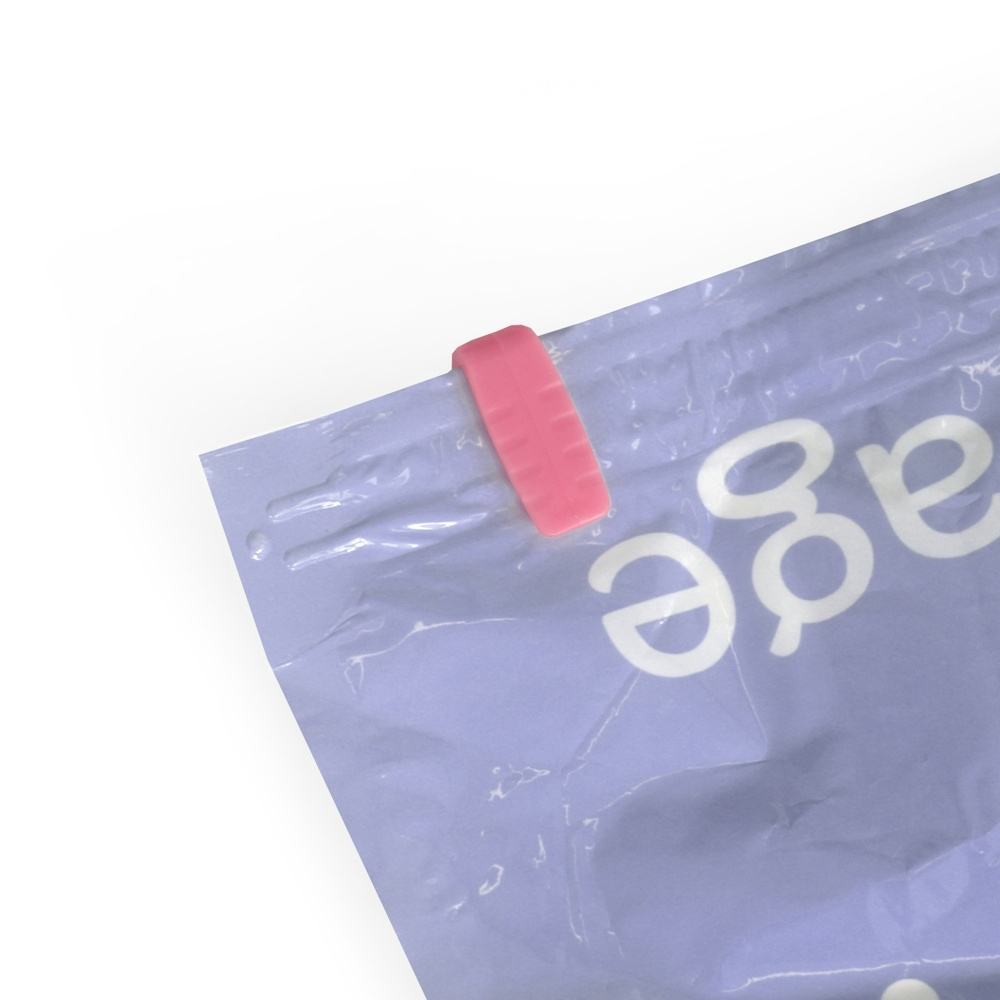 Vacuum bags, Set of 2, MANUAL ROLL-UP, Medium, 65 x 45 cm, Clear / Blue in the group Storage / Wardrobe storage / Vacuum storage / Manual vacuum bags at SmartaSaker.se (43184)