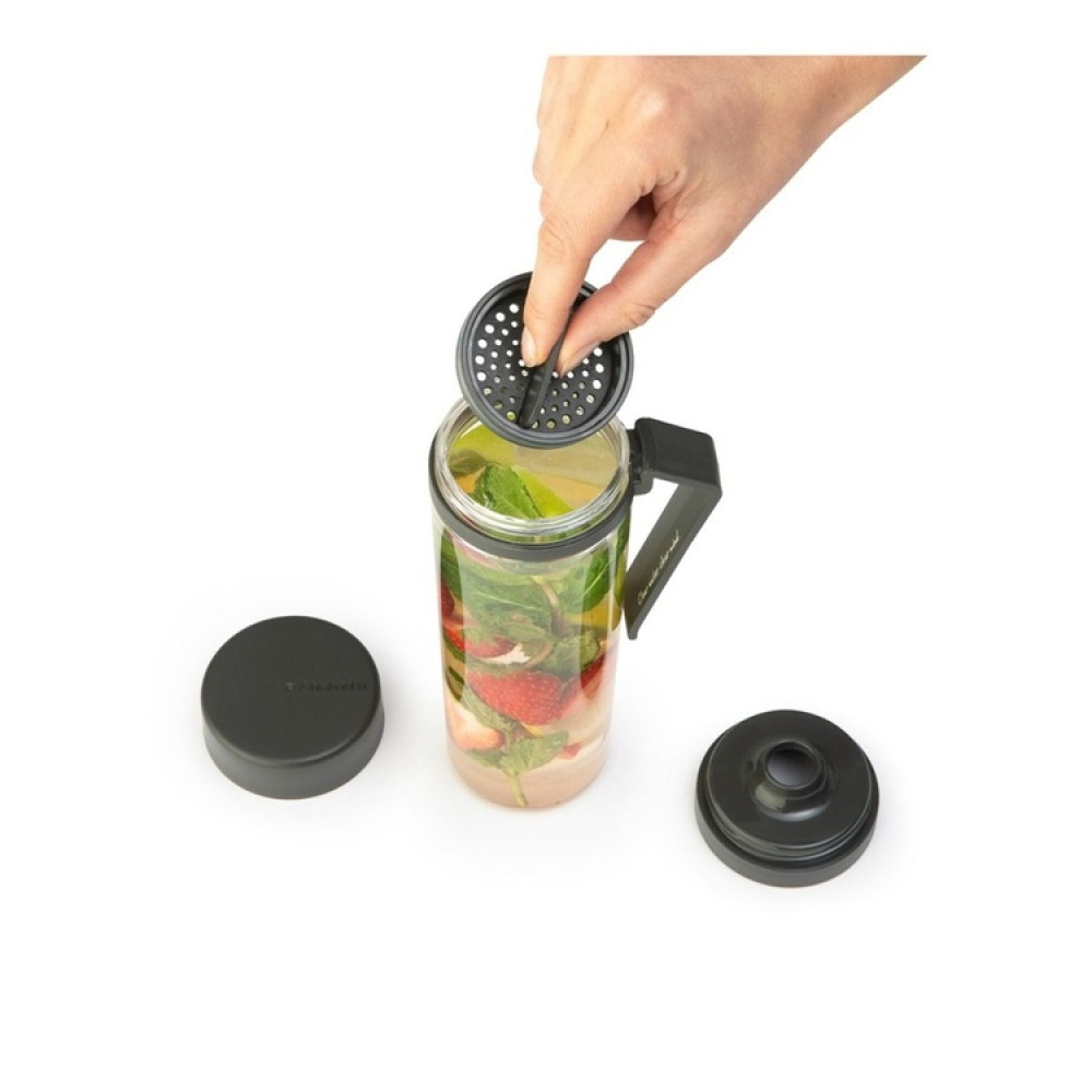 Water bottle with Strainer, 0.5L , MAKE & TAKE WATER BOTTLE, Ø 7 x H 23 cm in the group Storage / Kitchen storage / Food containers / Plastic lunch boxes at SmartaSaker.se (43200)