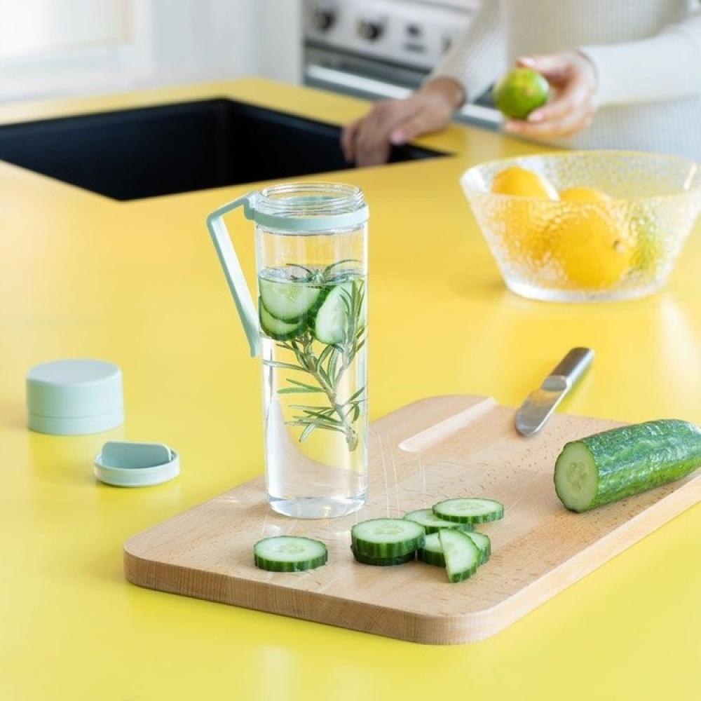 Water bottle with Strainer, 0.5L , MAKE & TAKE WATER BOTTLE, Ø 7 x H 23 cm in the group Storage / Kitchen storage / Food containers / Plastic lunch boxes at SmartaSaker.se (43200)