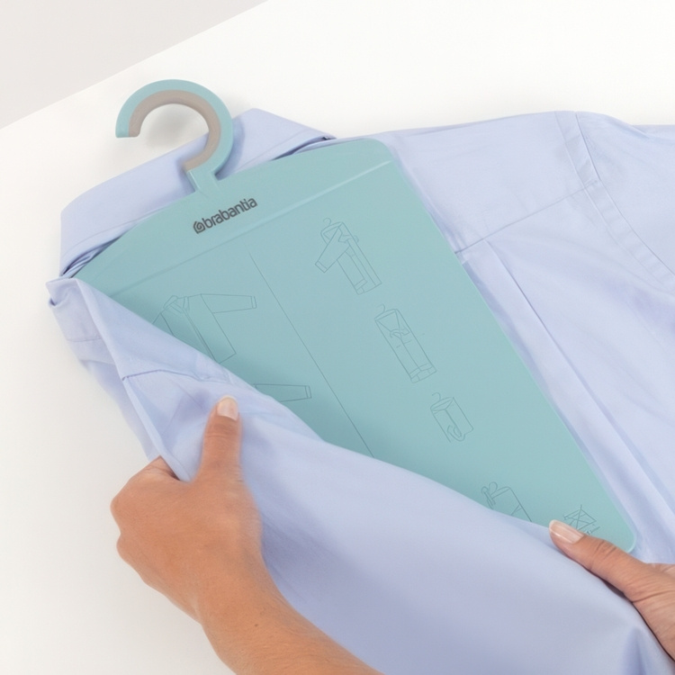 Folding Aid for shirts and sweaters, BRABANTIA FOLDING BOARD, 21,5 x H 38 cm in the group Storage / Laundry and care at SmartaSaker.se (43218)