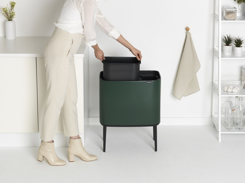 Recycling station on legs, 2 inserts, BRABANTIA BO TOUCH 23 + 11 L, Pine Green in the group Storage / Cleaning and waste sorting / Waste sorting at SmartaSaker.se (43254)